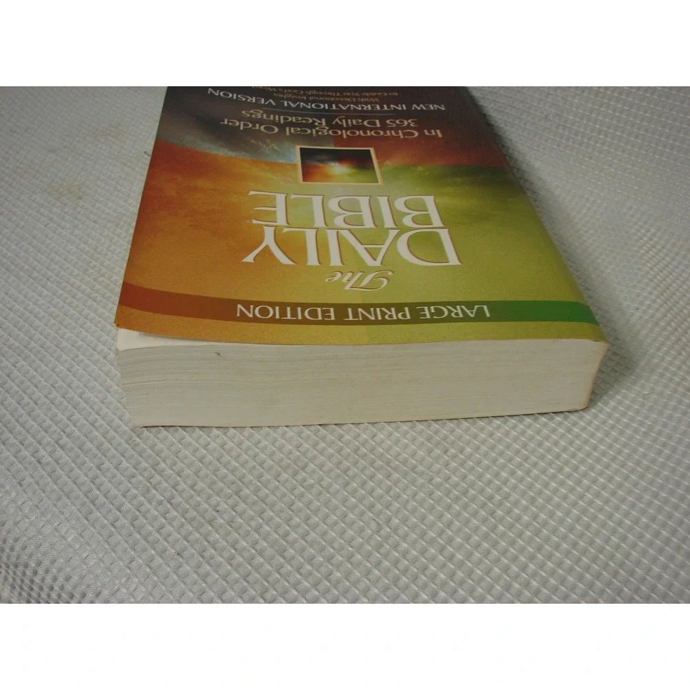 The Daily Bible Large Print Edition New International Version NIV Chronological